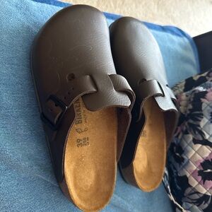 Birkenstock new brown leather clogs size 39
